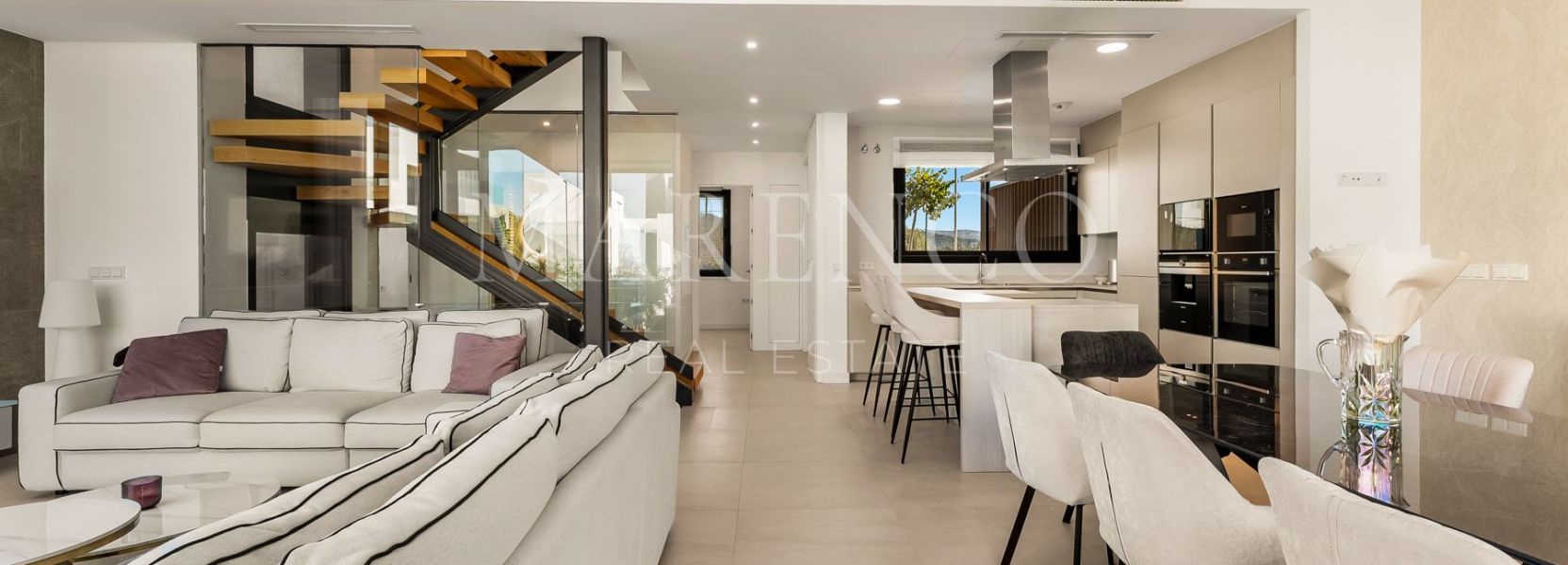 Villa Pareada  en Rio Real, Marbella Este, Marbella
