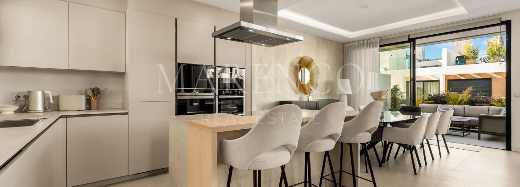 Villa Pareada  en Rio Real, Marbella Este, Marbella