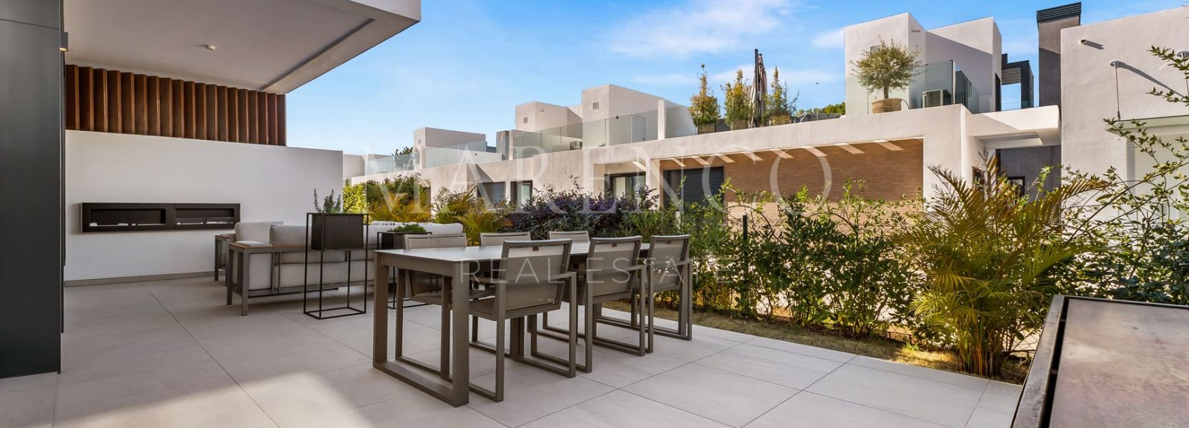 Villa Pareada  en Rio Real, Marbella Este, Marbella
