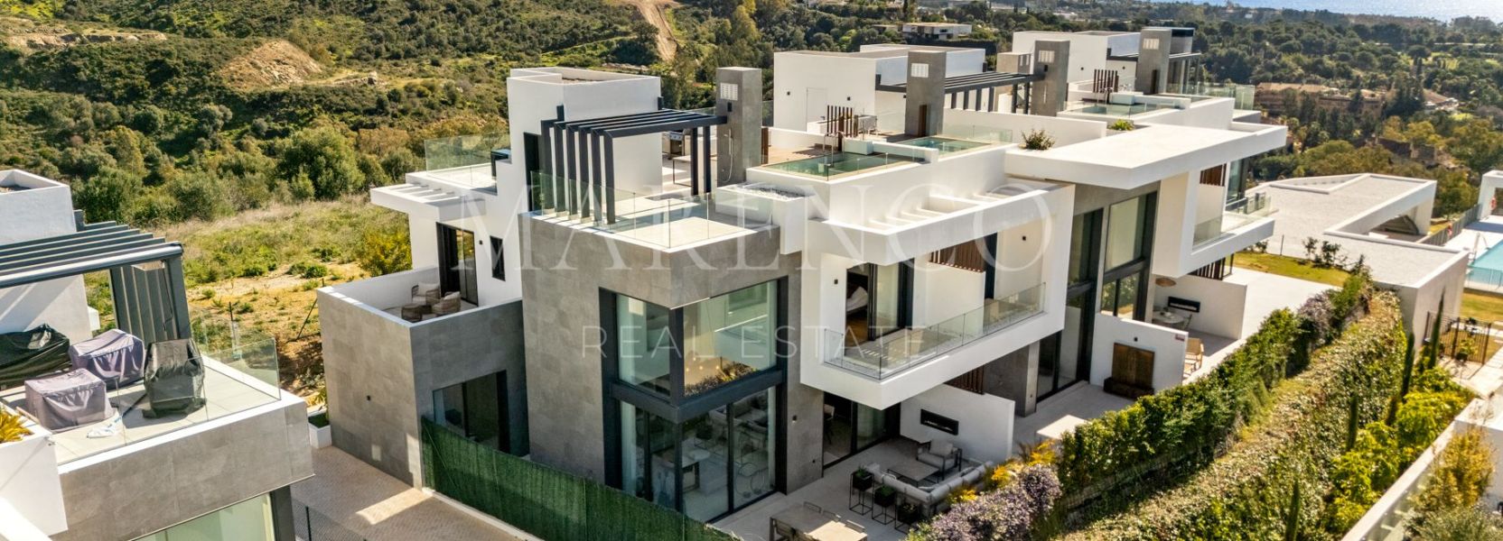 Villa Pareada  en Rio Real, Marbella Este, Marbella