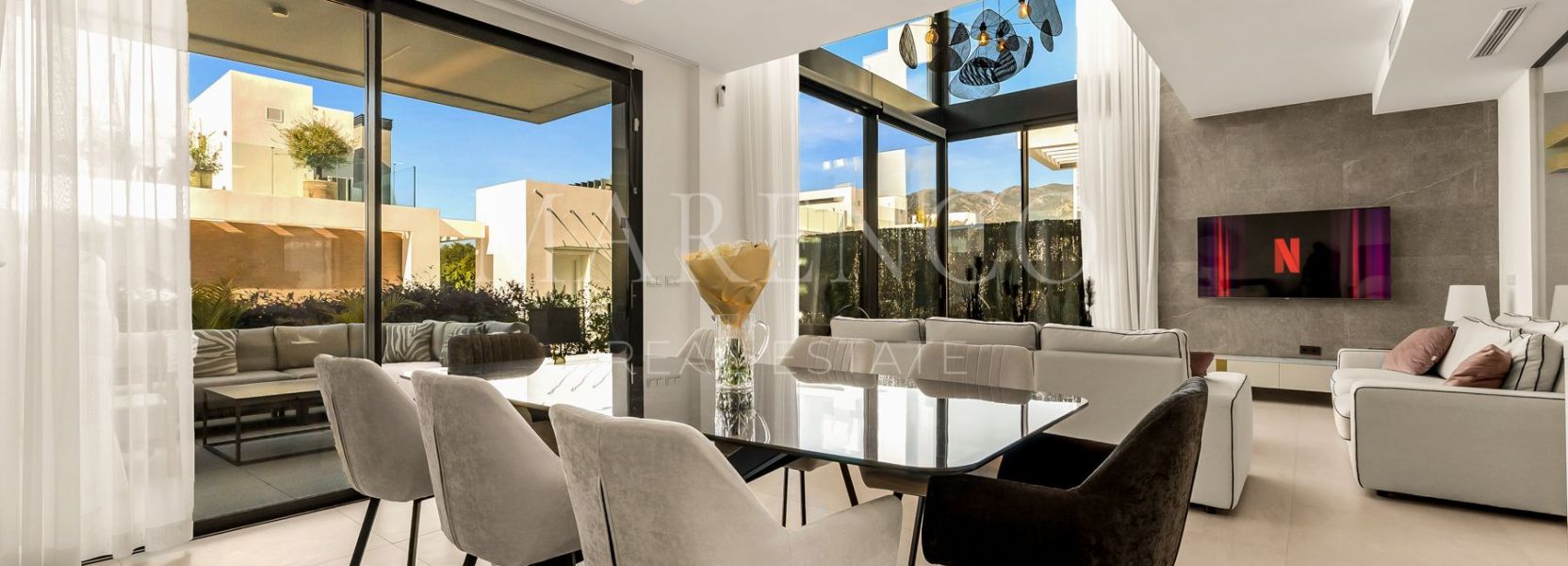 Villa Pareada  en Rio Real, Marbella Este, Marbella