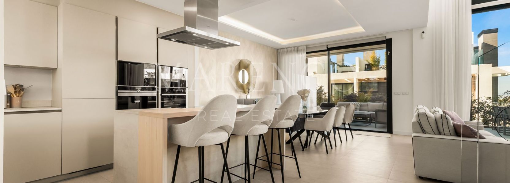 Villa Pareada  en Rio Real, Marbella Este, Marbella