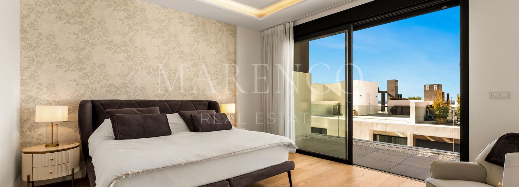 Villa Pareada  en Rio Real, Marbella Este, Marbella