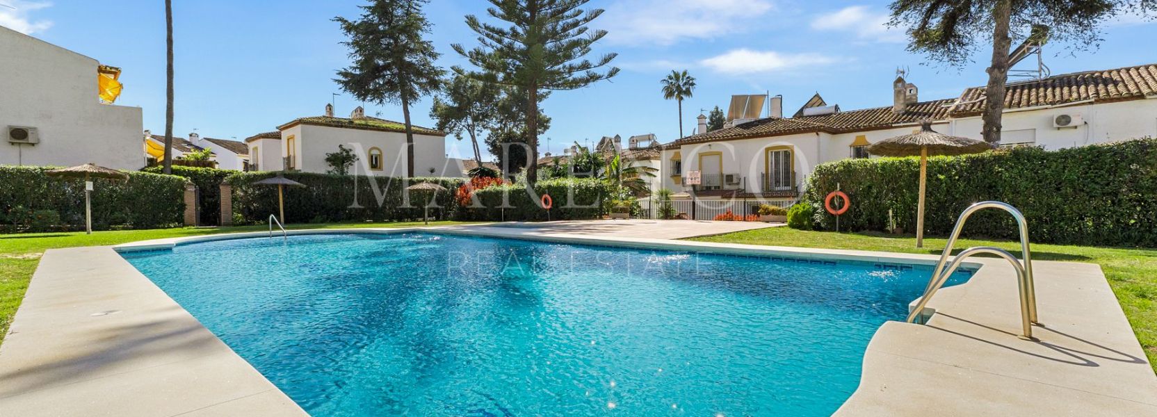 Reihenhaus in El Campanario, Estepona Ost, Estepona