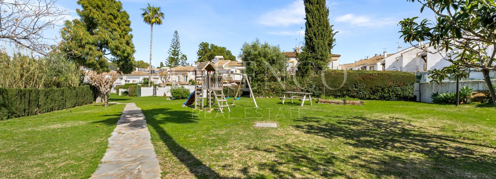 Reihenhaus in El Campanario, Estepona Ost, Estepona