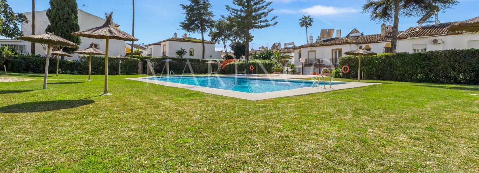 Reihenhaus in El Campanario, Estepona Ost, Estepona