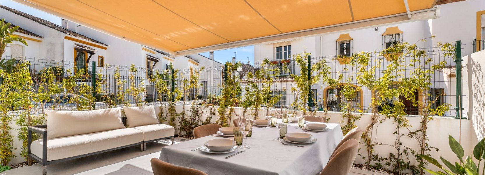 Reihenhaus in El Campanario, Estepona Ost, Estepona