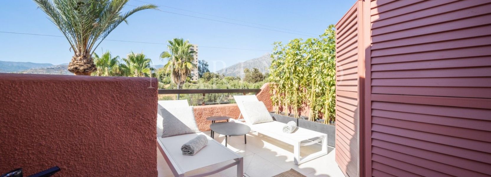 Geschakeld huis in El Palmeral, Nueva Andalucia, Marbella