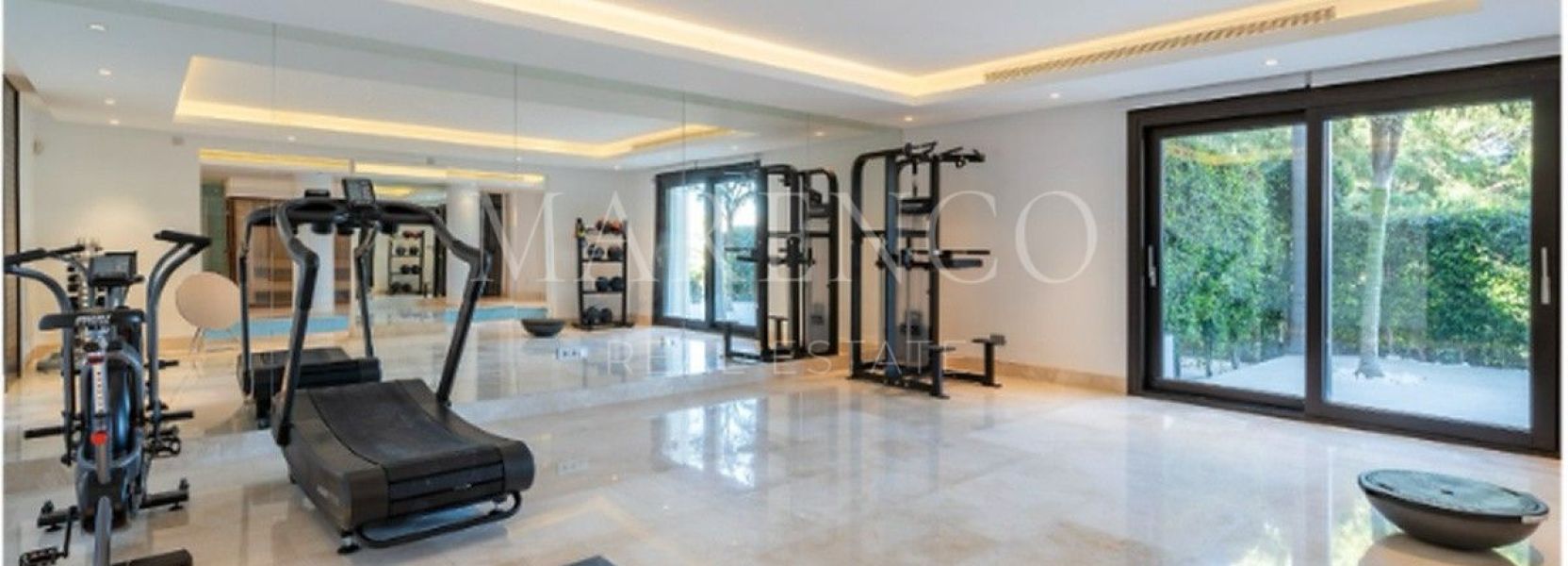 Villa in Los Flamingos Golf, Benahavis