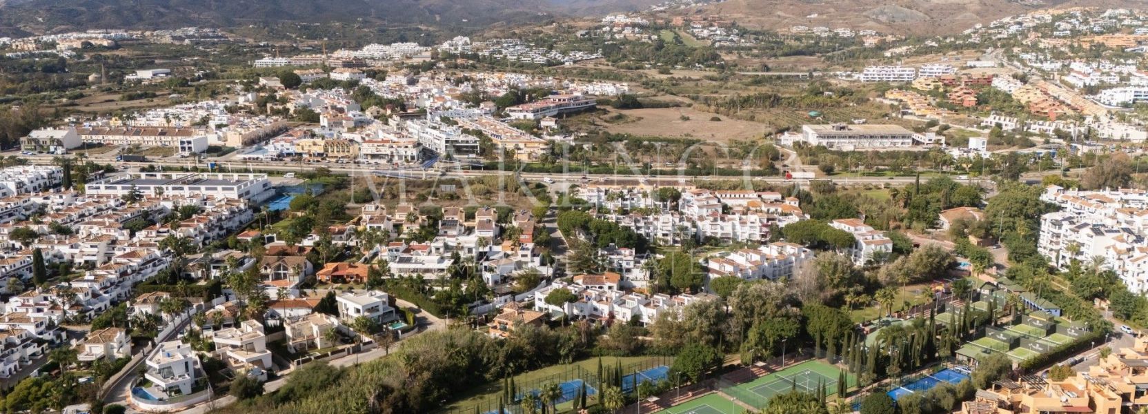 Town House in New Golden Mile, Estepona East, Estepona