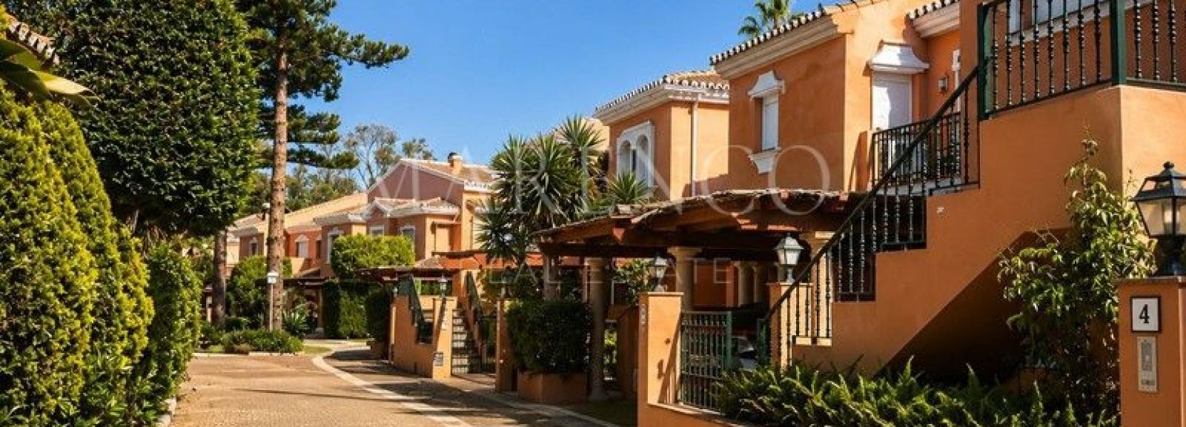 Pareado  en El Presidente, Estepona Este, Estepona