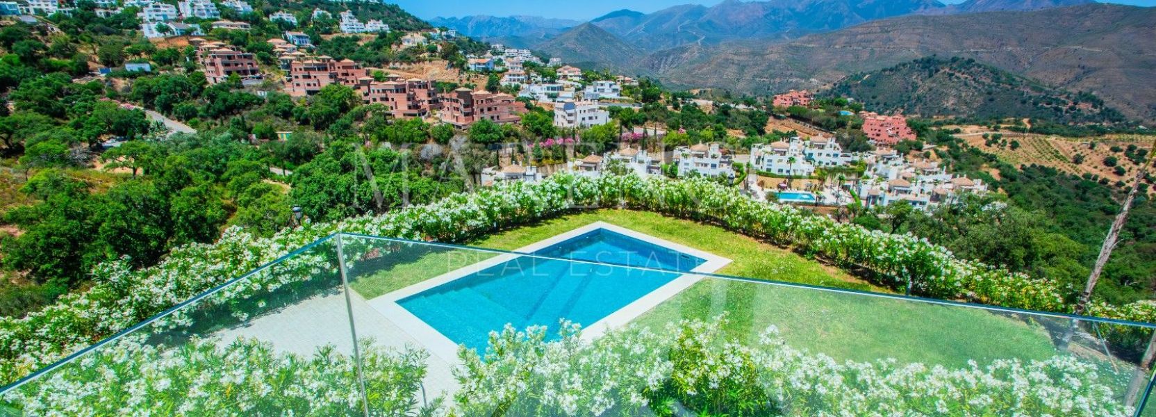 Villa  in La Mairena, Marbella Oost, Marbella