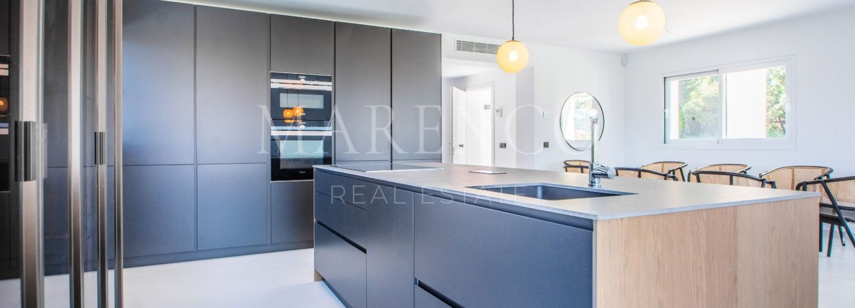 Villa  in La Mairena, Marbella Oost, Marbella