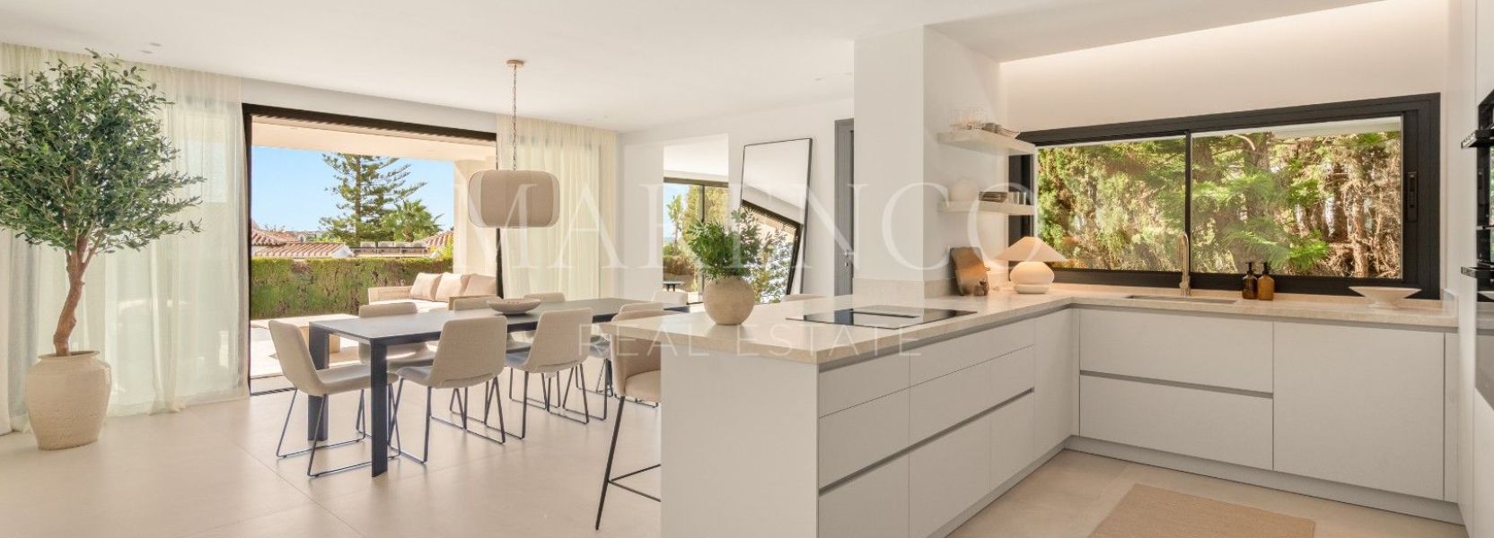 Villa in Elviria, Marbella East, Marbella