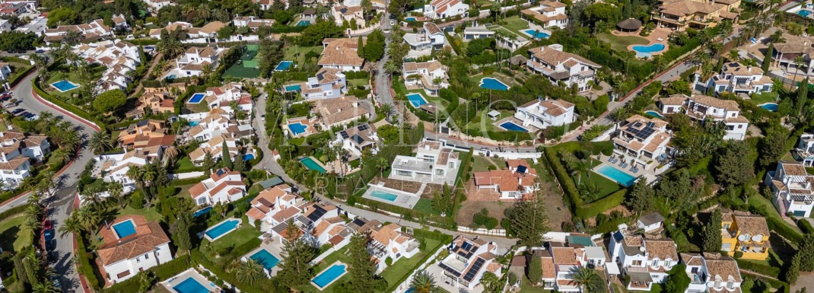 Villa in Elviria, Marbella East, Marbella