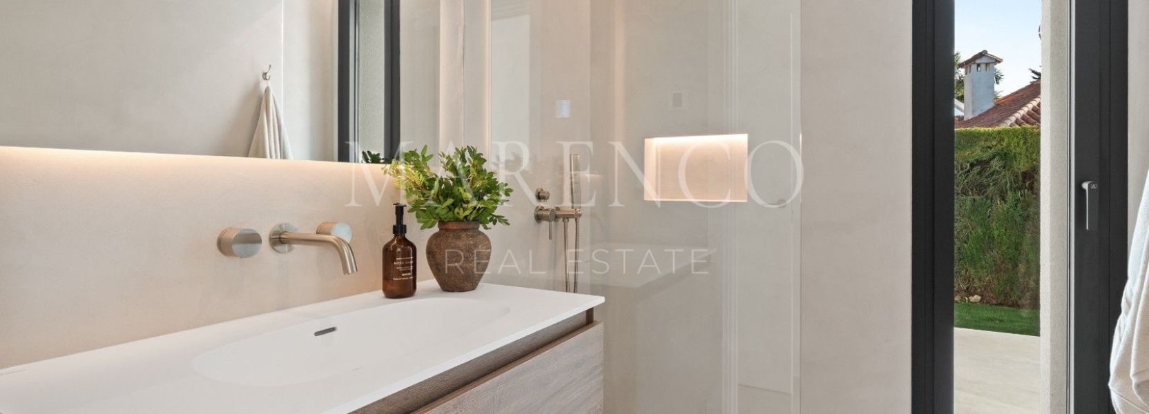 Villa in Elviria, Marbella East, Marbella