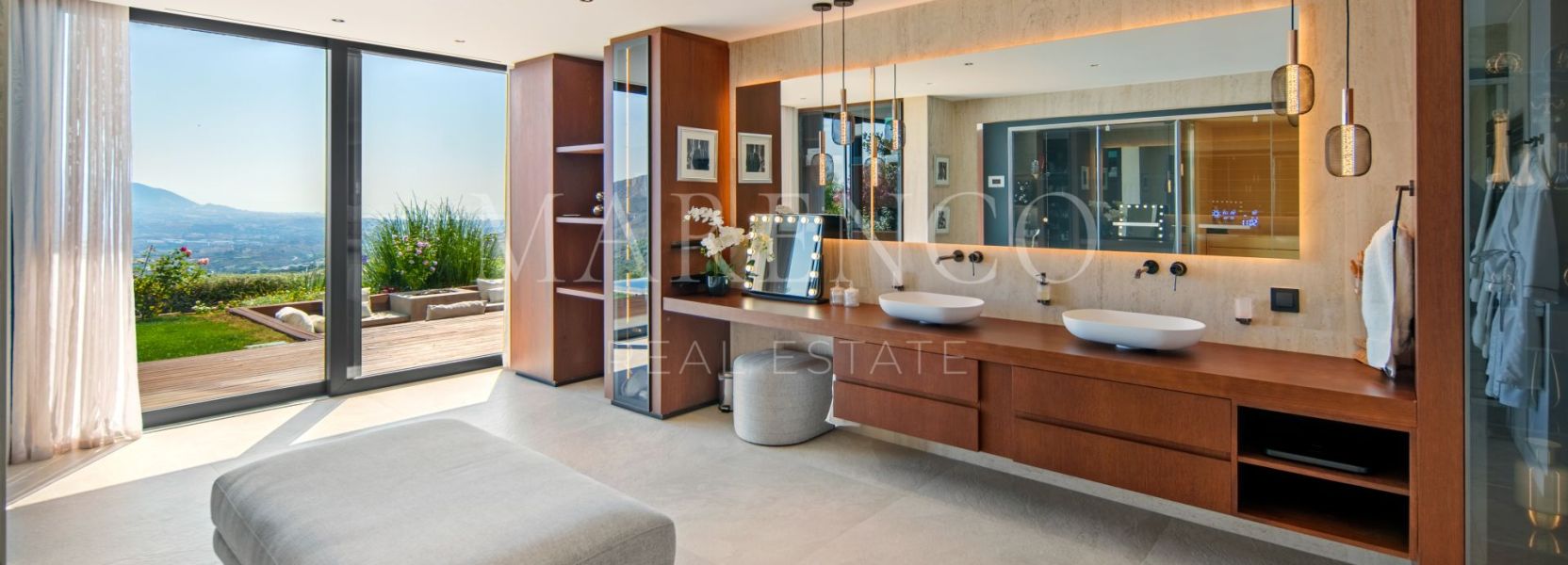 Villa in Marbella East, Marbella