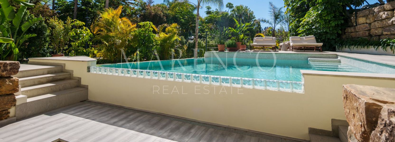 Villa  en New Golden Mile, Estepona Este, Estepona