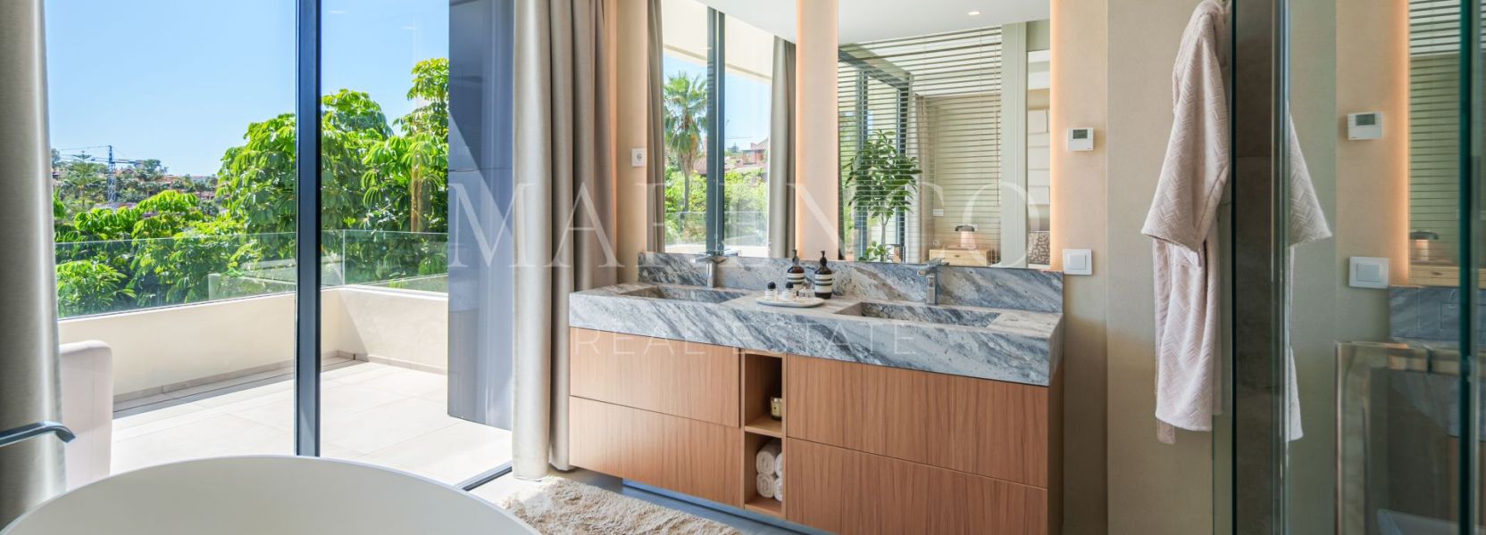 Villa  en New Golden Mile, Estepona Este, Estepona