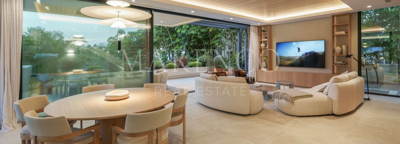 Villa  en New Golden Mile, Estepona Este, Estepona