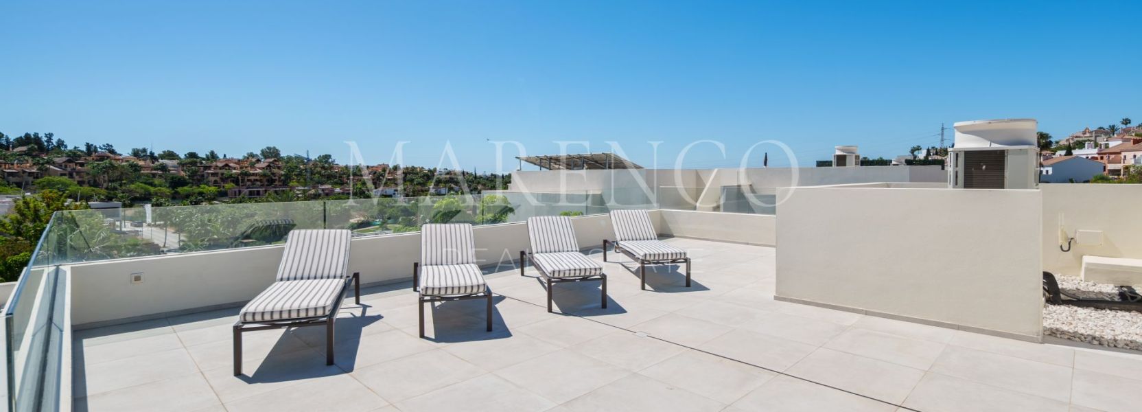 Villa  en New Golden Mile, Estepona Este, Estepona