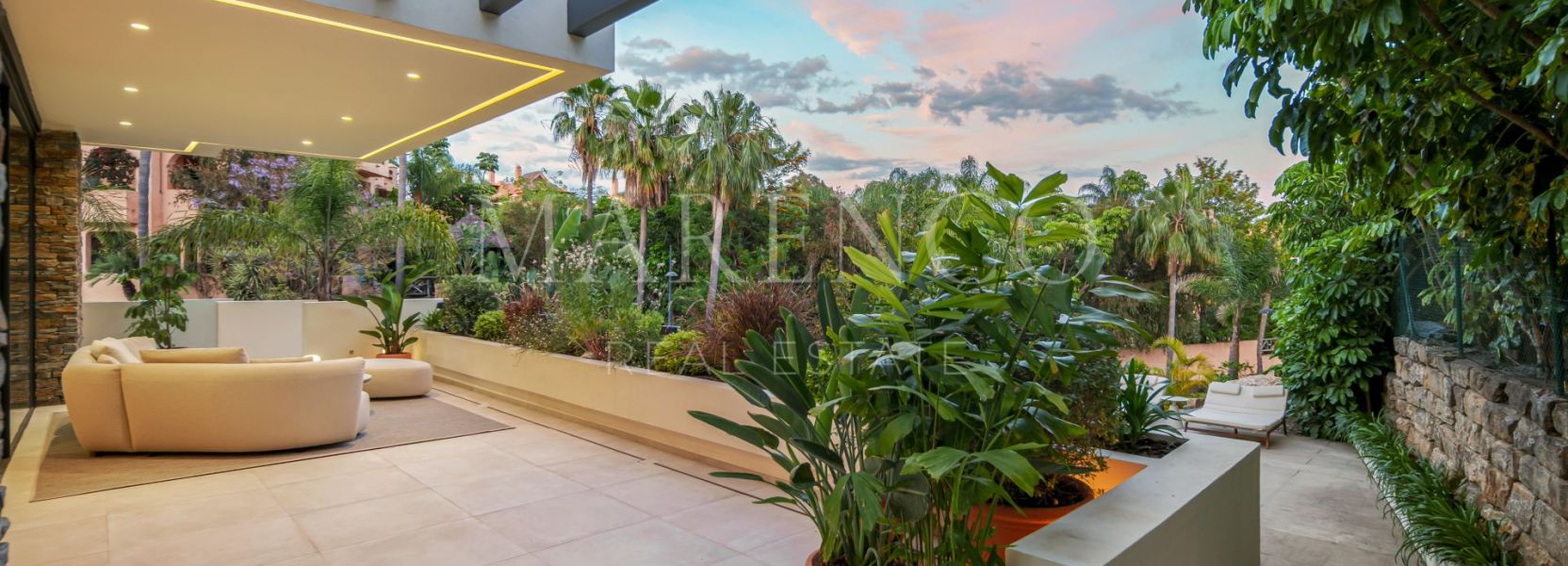 Villa  en New Golden Mile, Estepona Este, Estepona