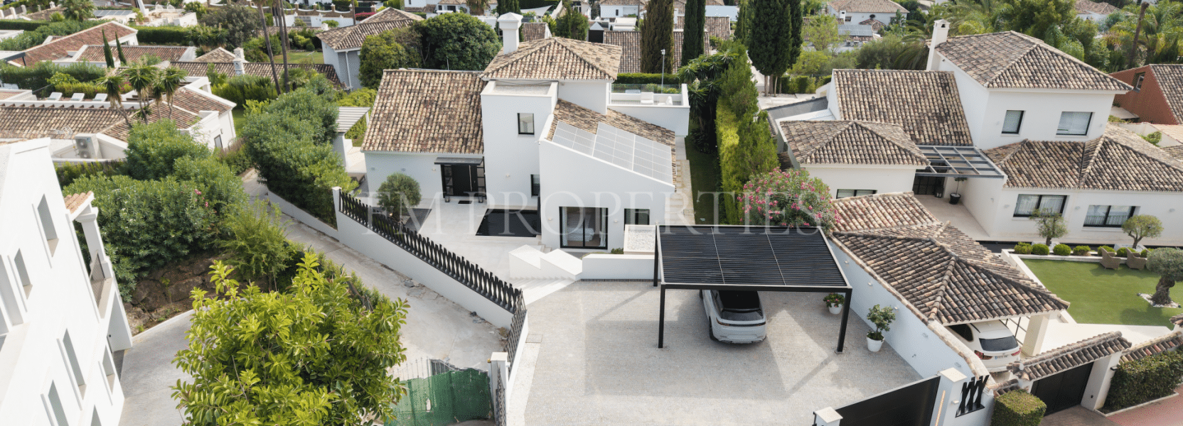 Villa  in Los Naranjos Golf, Nueva Andalucia, Marbella