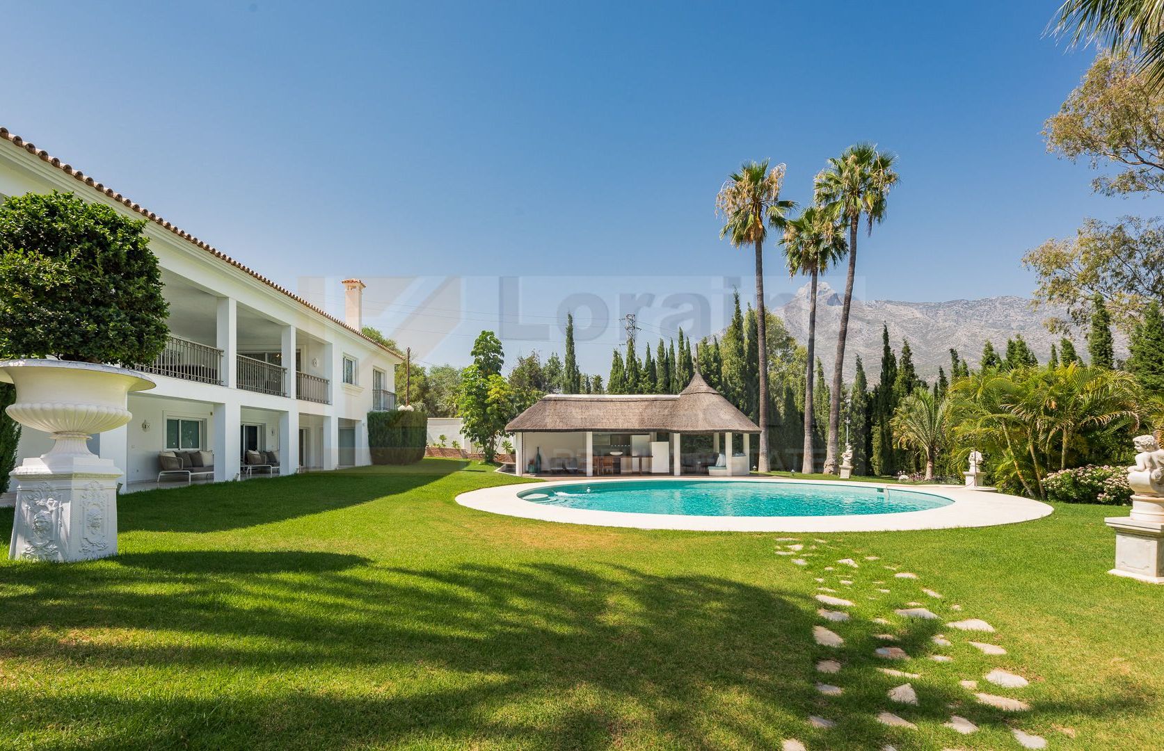 Spectacular detached 6-bedroom villa on Marbella's Golden Mile