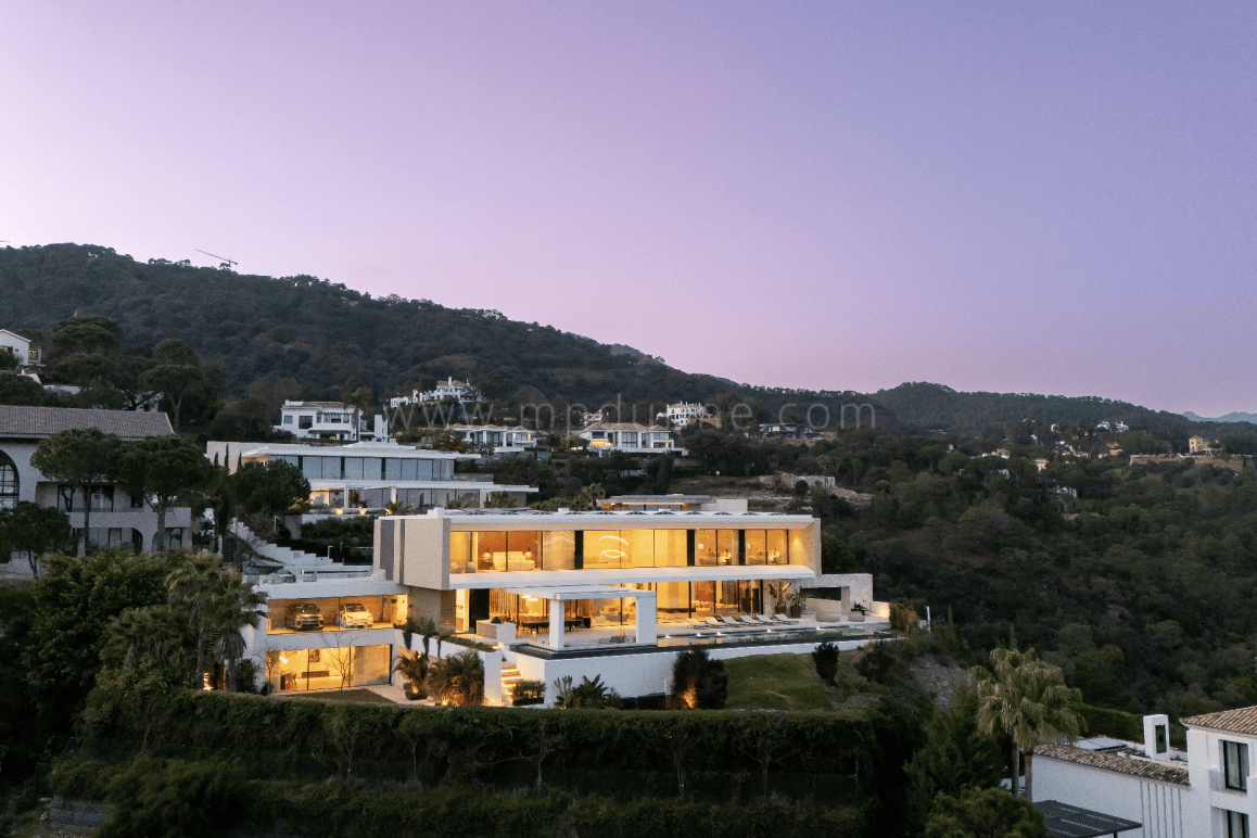 Modern Luxury Villa with Sea Views in El Madroñal