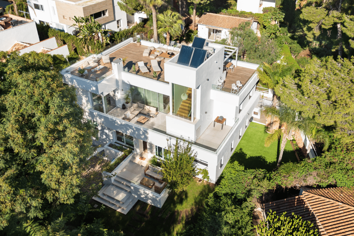 Modern Villa in Nueva Andalucía, Marbella with Sea Views