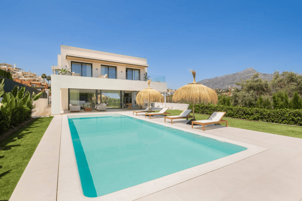 Villa with Mountain Views in La Cerquilla