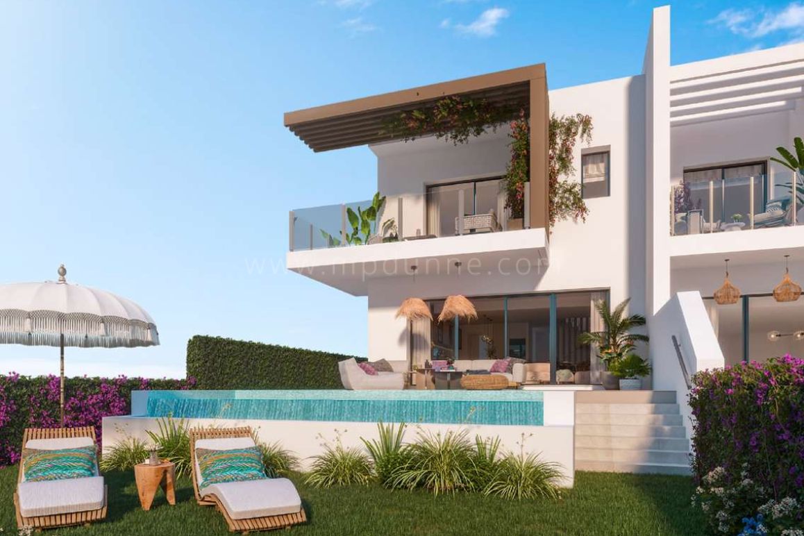 Villas adosadas con vistas panorámicas al mar en Mijas Costa