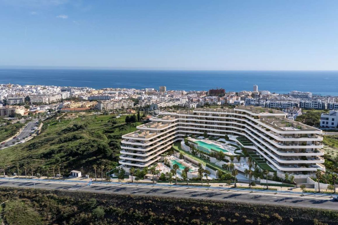 Modern Apartments with Sea and Mountain Views in Estepona