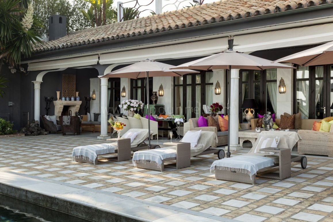 Strandvilla mit sieben Schlafzimmern zu vermieten in Los Monteros Playa