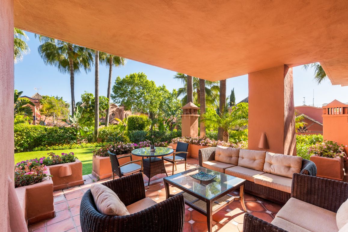 Spectacular ground floor Apartment for rent in La Alzambra