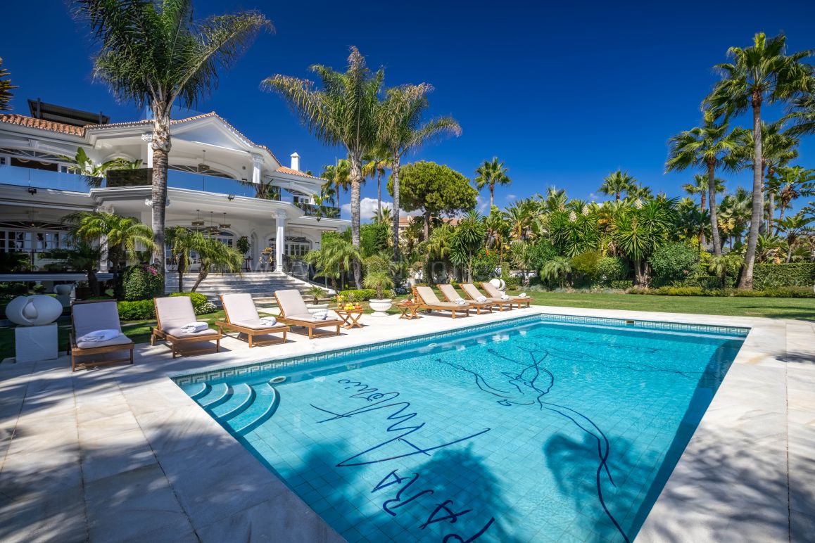 Puerto Banus, Villa en Primera Línea de Playa para alquiler vacacional