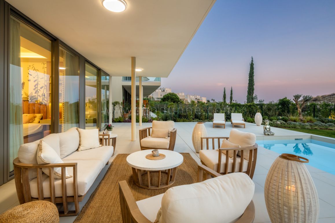 Luxuriöses Apartment mit drei Schlafzimmern und Panoramablick in der Reserva del Higuerón.