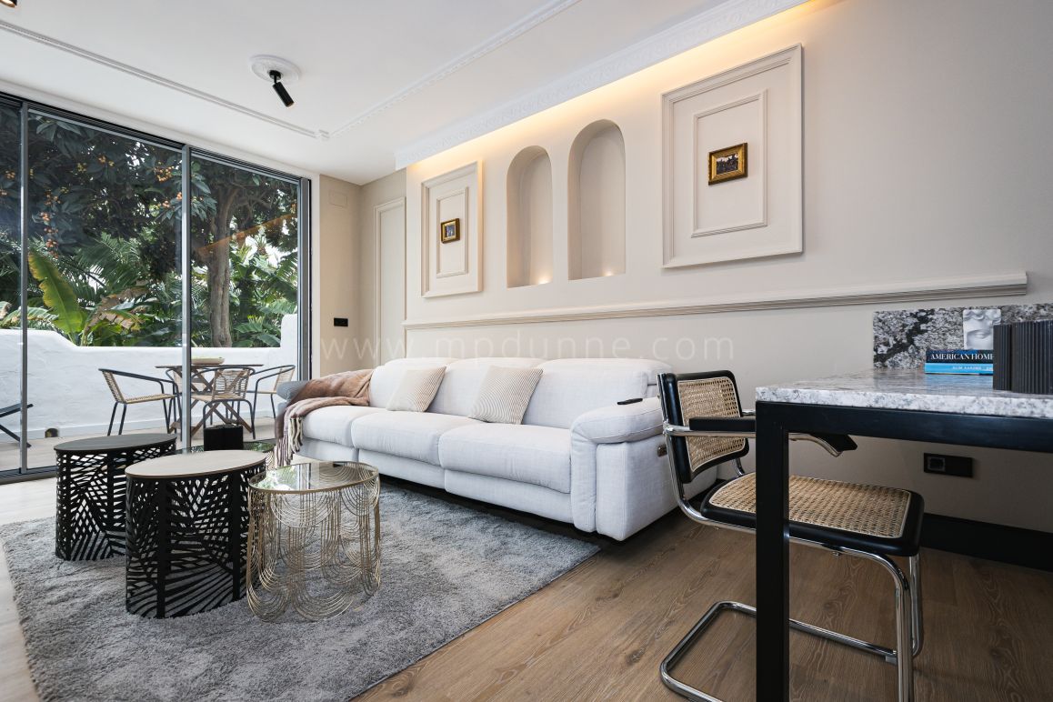 Luxury Apartment in Puente Romano: A Prime Investment Opportunity