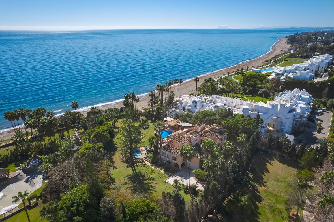 Beachfront Spanish-style Mansion in Estepona