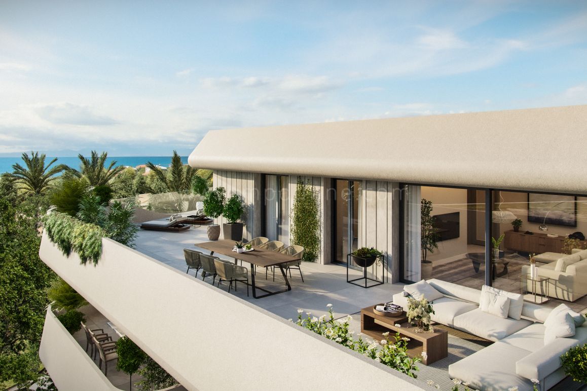 Sobre plano un ático moderno junto a la playa en San Pedro