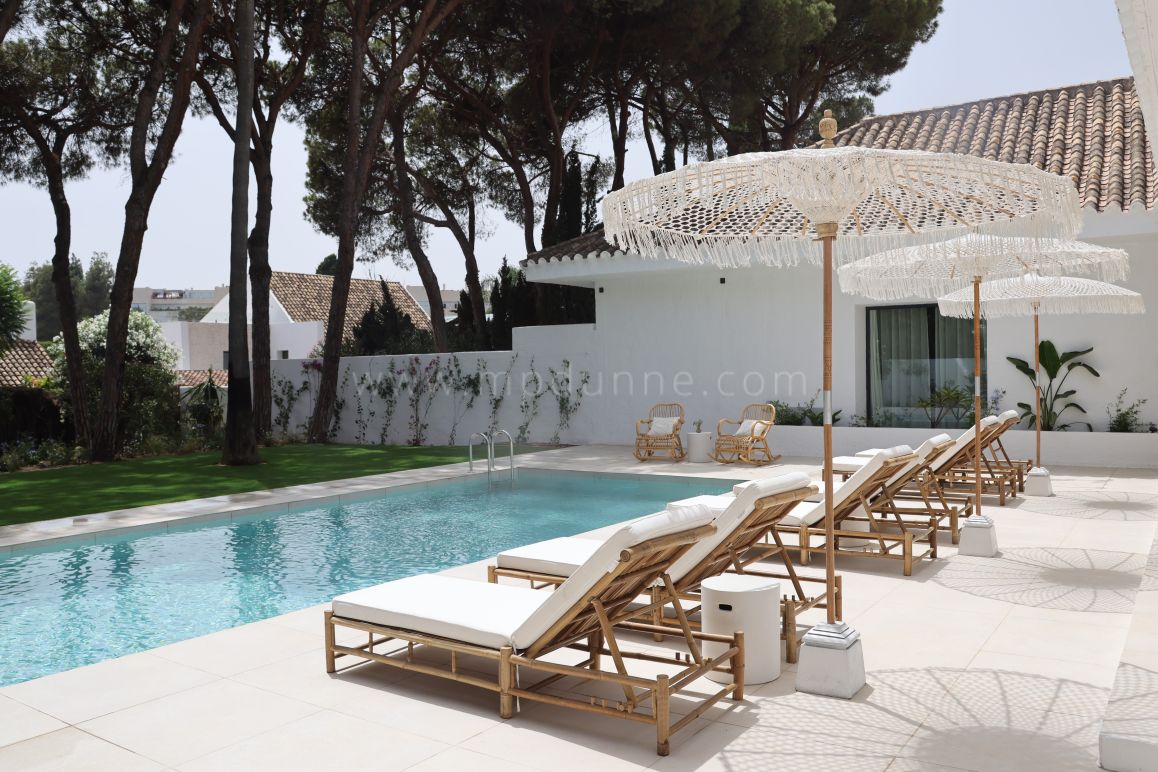 Villas a estrenar, junto a la playa cerca de Puerto Banús para alquiler de vacaciones