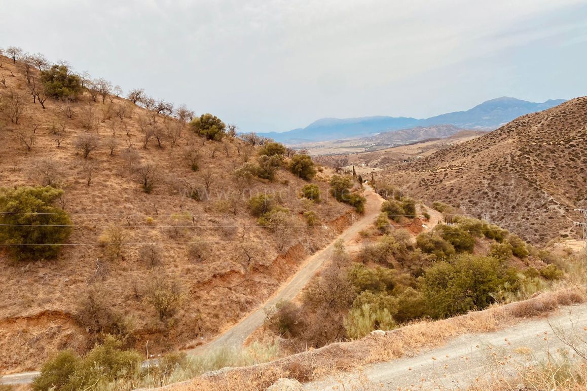 Großes Grundstück zum Verkauf in Cártama, Málaga