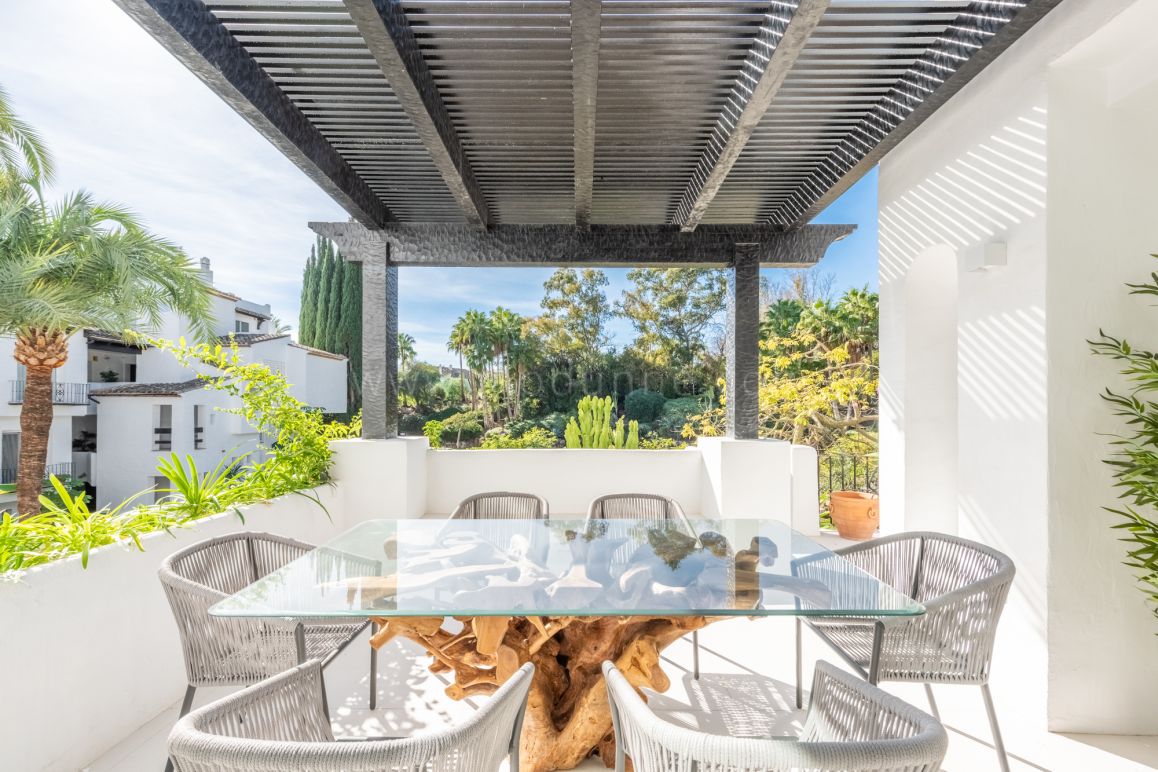 Appartement Rénové avec Terrasse à Marina Puente Romano