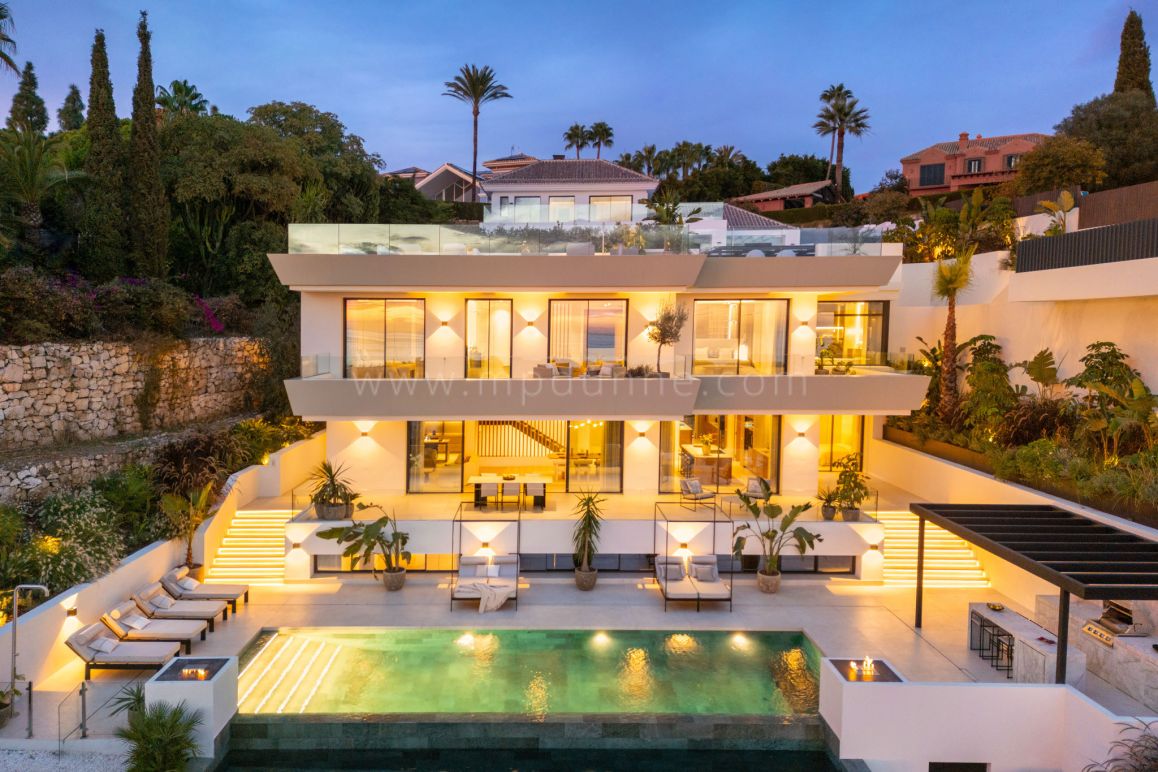 Moderne Villa mit Meerblick in Elviria, Marbella Ost