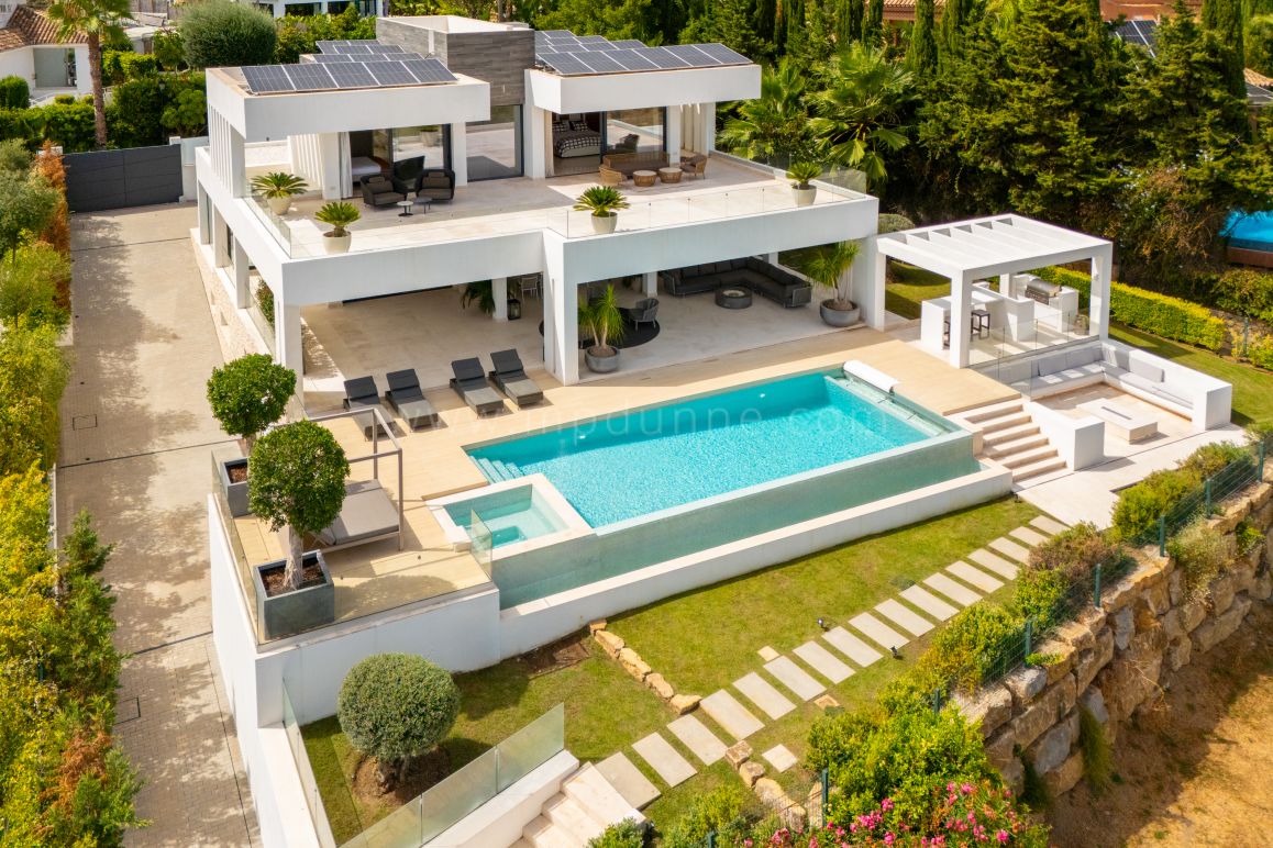 Moderne Villa direkt am Golfplatz in Nueva Andalucía, Marbella