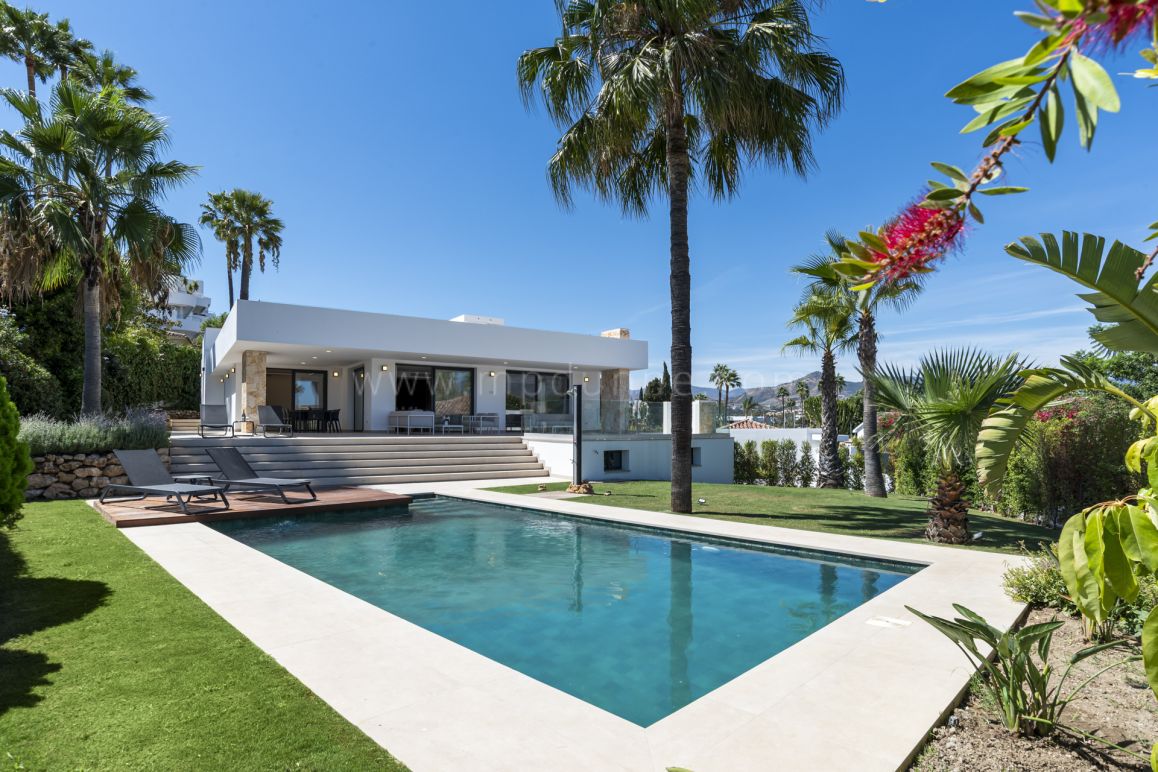 Elegante Villa Moderna Cerca del Guadalmina Golf y la Playa