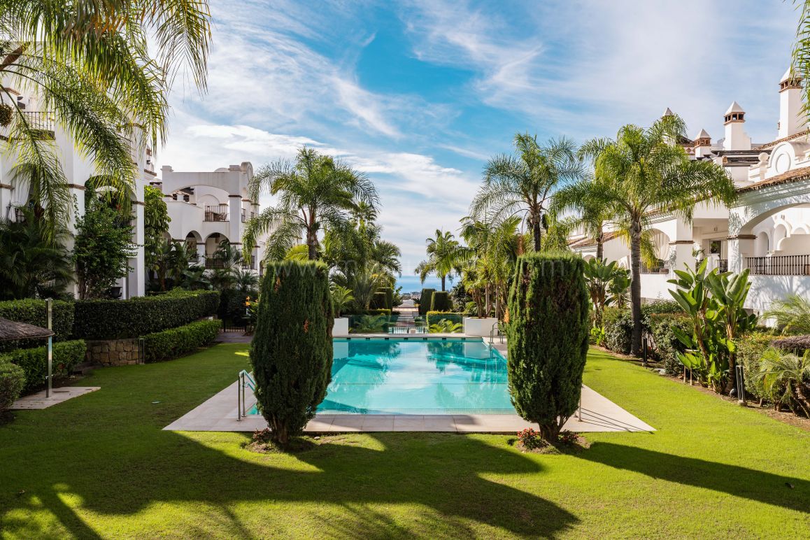 Three-Bedroom Apartment for Sale in Marbella Golden Mile