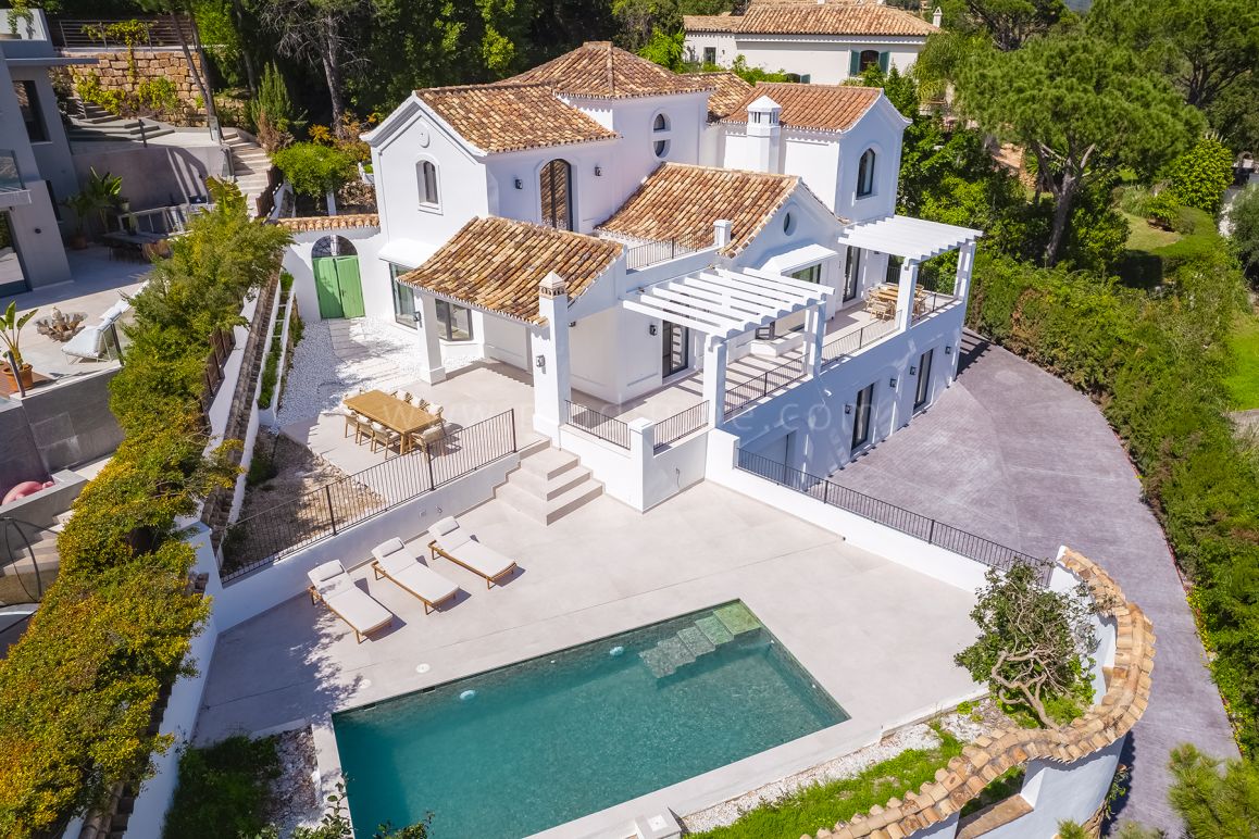 Moderne 5-Schlafzimmer-Villa mit Meerblick im Exklusiven El Madroñal