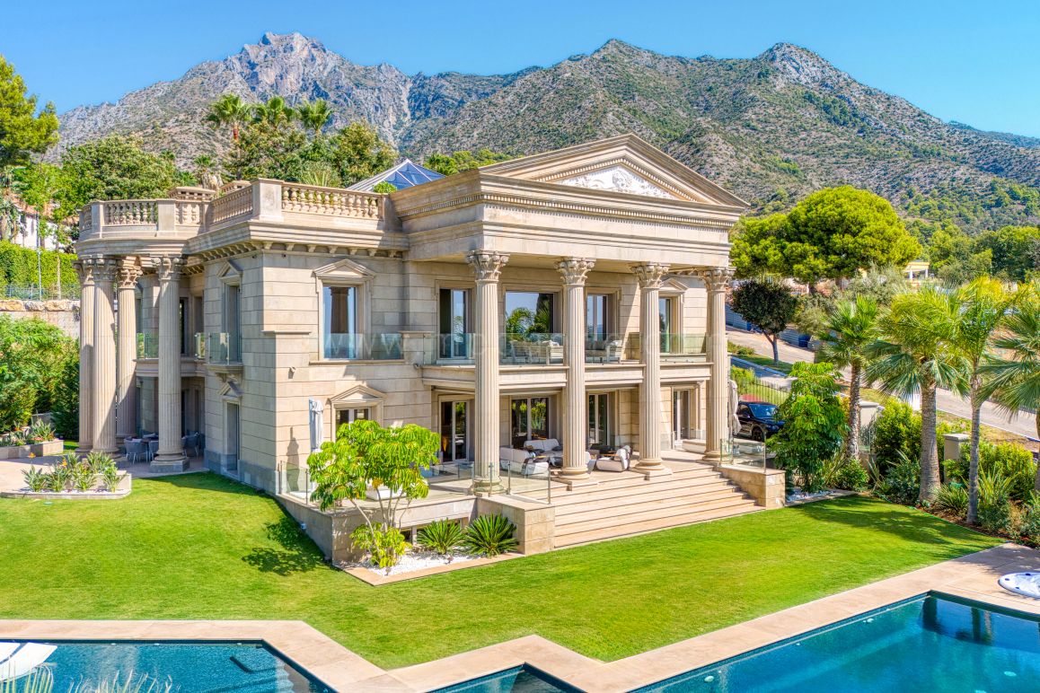 Elegante Zeitgenössische Villa mit Panoramablick auf das Meer in Sierra Blanca, Marbella Golden Mile