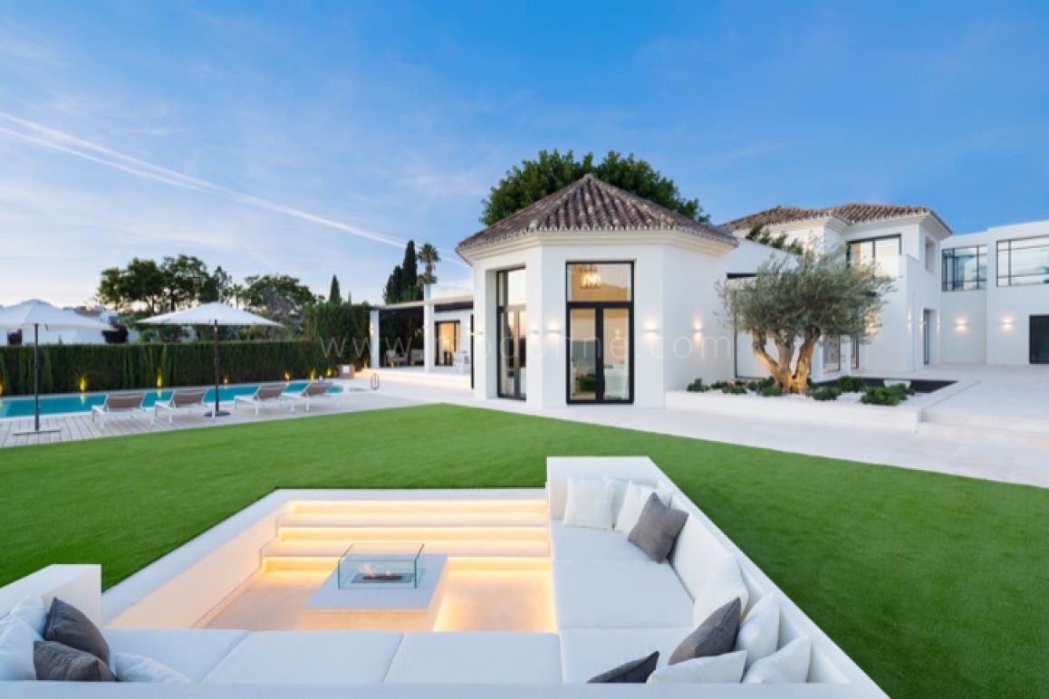 Luxury Villa with Golf and Mountain Views in Costa del Sol